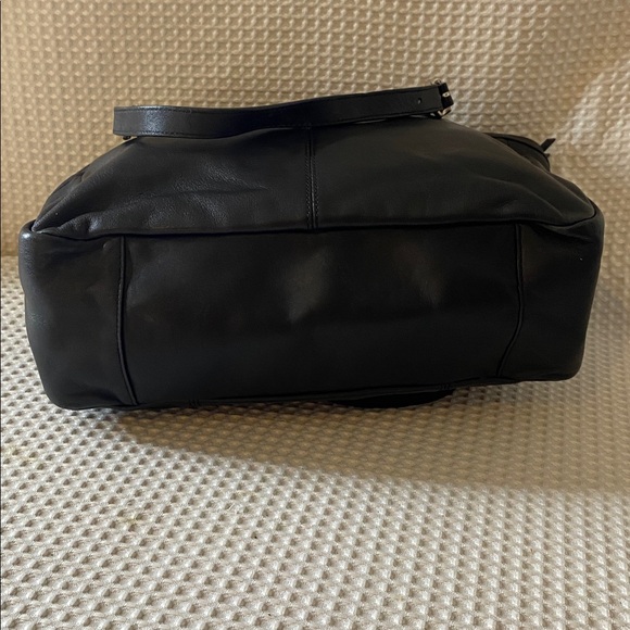 Coach Gallery East West Black Leather Zipper Tote bag purse - Picture 7 of 16